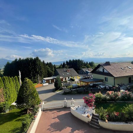 Villa Am Red Bull Ring In Spielberg Spielberg Bei Knittelfeld Exterior foto